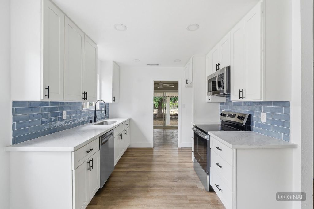 Image 7 of property listing at 2554 Harvard Avenue, Clovis, CA 93612