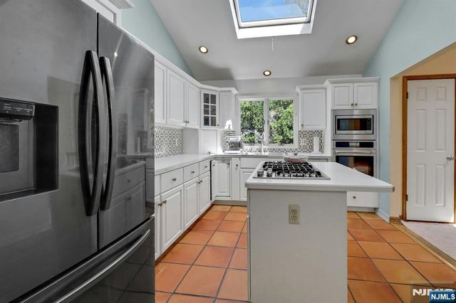 348 Highwood Avenue, Glen Rock, NJ 07452