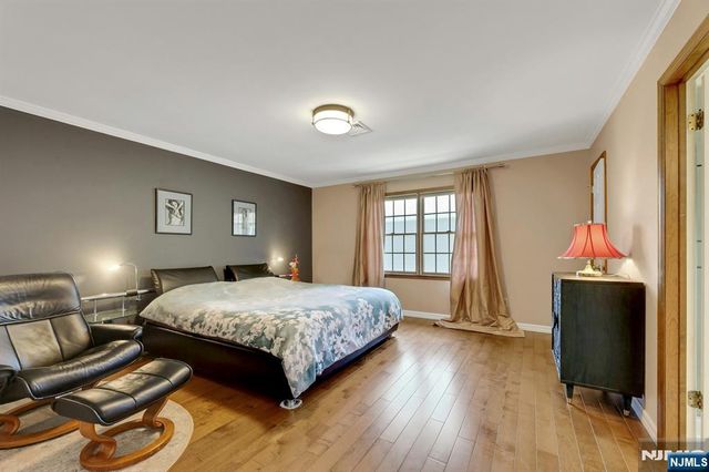 348 Highwood Avenue, Glen Rock, NJ 07452