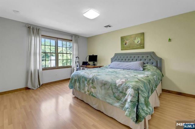 348 Highwood Avenue, Glen Rock, NJ 07452