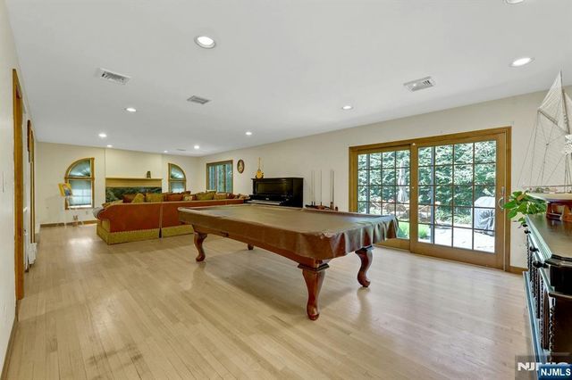 348 Highwood Avenue, Glen Rock, NJ 07452