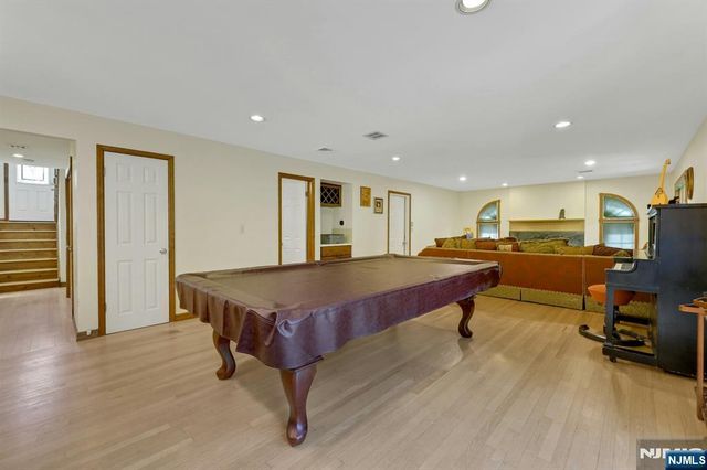 348 Highwood Avenue, Glen Rock, NJ 07452