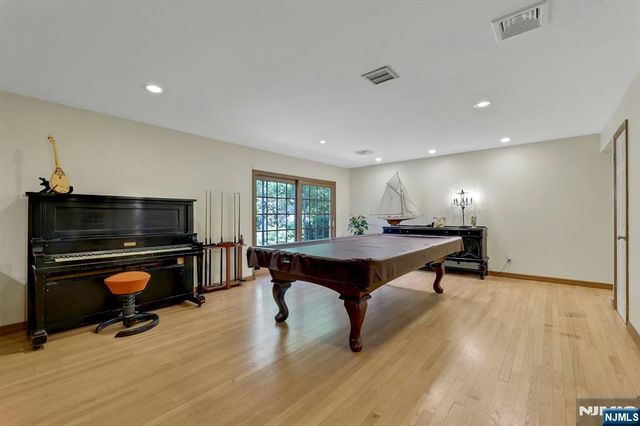 348 Highwood Avenue, Glen Rock, NJ 07452