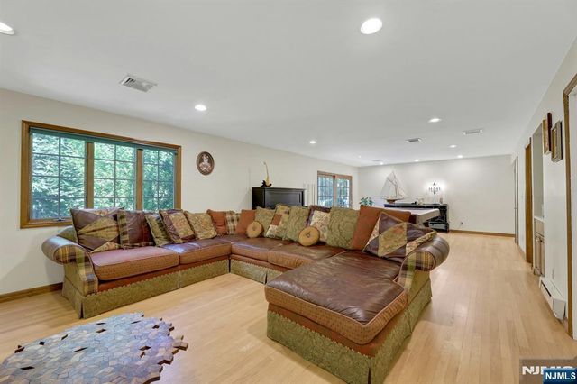 348 Highwood Avenue, Glen Rock, NJ 07452
