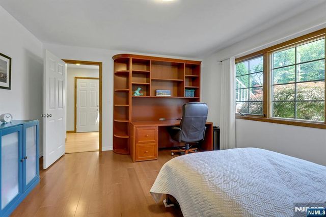 348 Highwood Avenue, Glen Rock, NJ 07452