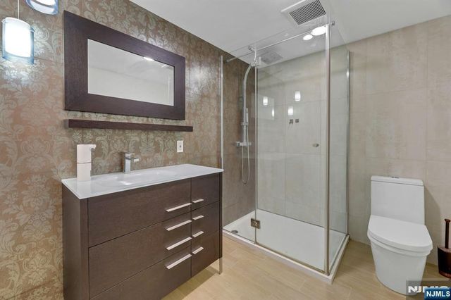 348 Highwood Avenue, Glen Rock, NJ 07452