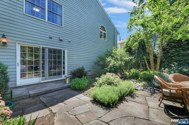 348 Highwood Avenue, Glen Rock, NJ 07452