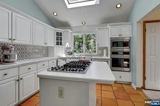 348 Highwood Avenue, Glen Rock, NJ 07452