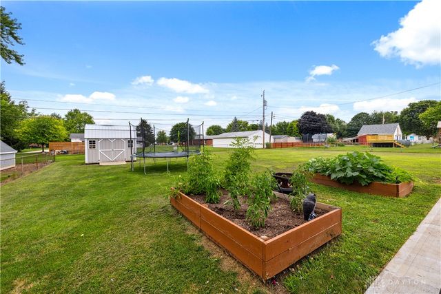 445 W Kessler Cowlesville Road, Tipp City, OH 45371