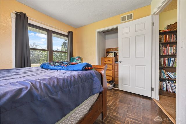 445 W Kessler Cowlesville Road, Tipp City, OH 45371