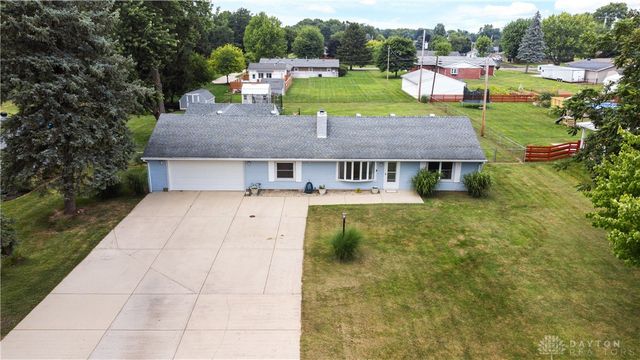 445 W Kessler Cowlesville Road, Tipp City, OH 45371
