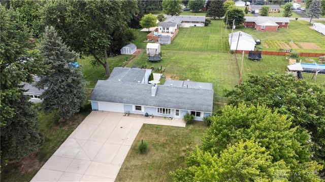 445 W Kessler Cowlesville Road, Tipp City, OH 45371