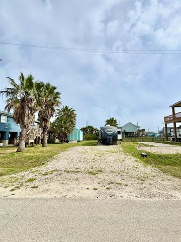 108 N Mae Circle, Crystal Beach, TX 77650