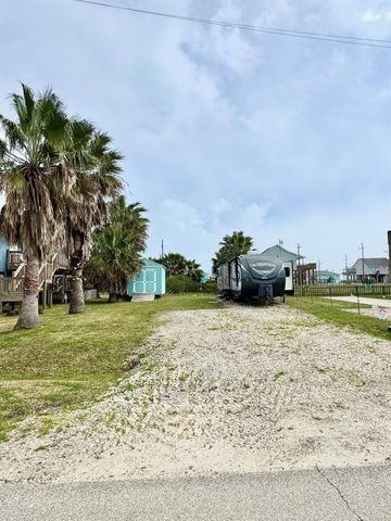 108 N Mae Circle, Crystal Beach, TX 77650