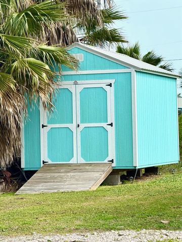 108 N Mae Circle, Crystal Beach, TX 77650