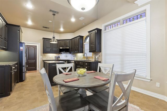 3724 Cove Timber Avenue, Granbury, TX 76049