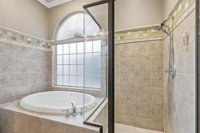 3724 Cove Timber Avenue, Granbury, TX 76049