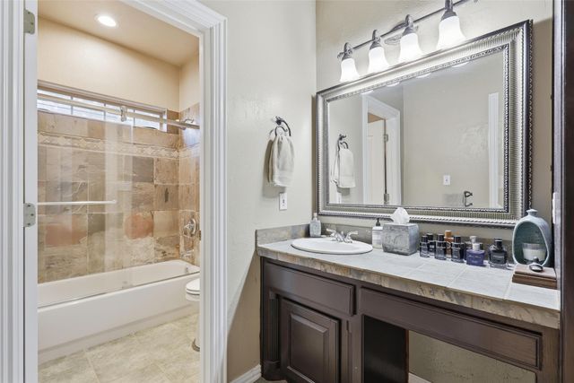 3724 Cove Timber Avenue, Granbury, TX 76049