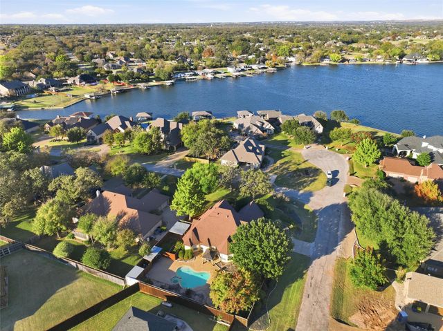 3724 Cove Timber Avenue, Granbury, TX 76049