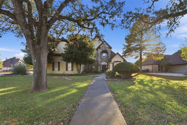 3724 Cove Timber Avenue, Granbury, TX 76049