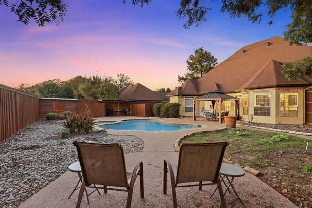 3724 Cove Timber Avenue, Granbury, TX 76049