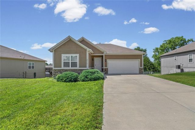 26165 W 141st Court, Olathe, KS 66061