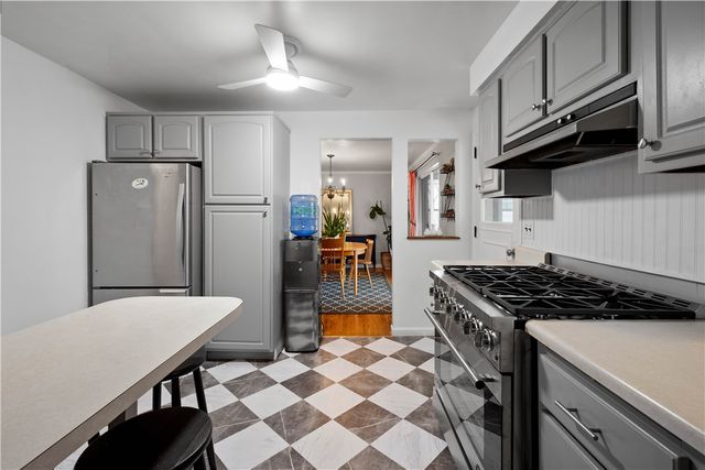 145 Pilgrim Dr, Leet Twp, PA 15143