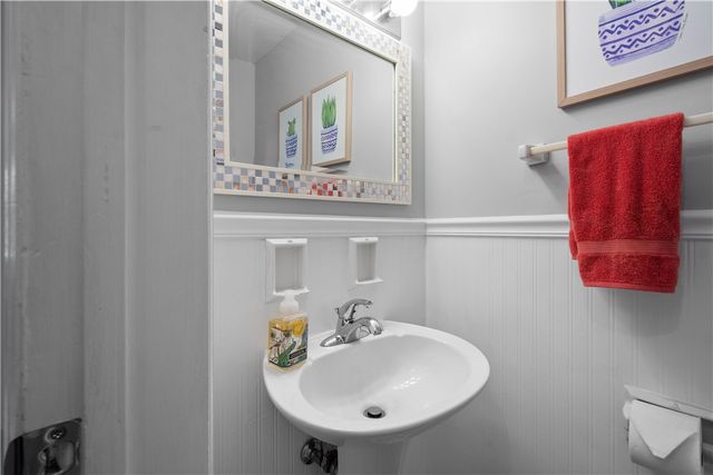 145 Pilgrim Dr, Leet Twp, PA 15143