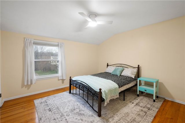 145 Pilgrim Dr, Leet Twp, PA 15143