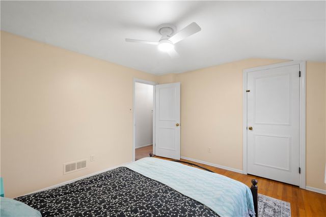 145 Pilgrim Dr, Leet Twp, PA 15143