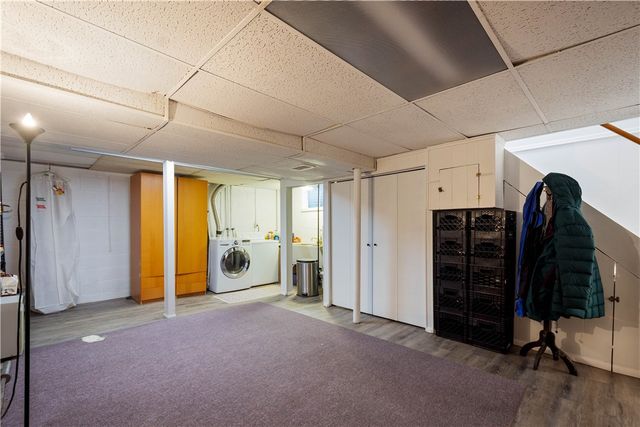 145 Pilgrim Dr, Leet Twp, PA 15143