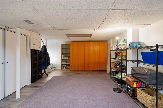 145 Pilgrim Dr, Leet Twp, PA 15143