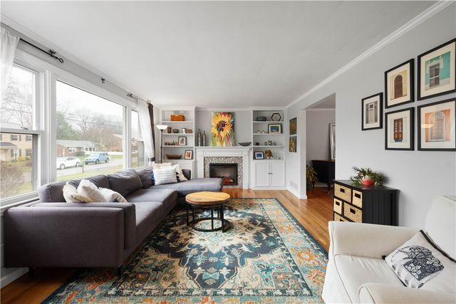 145 Pilgrim Dr, Leet Twp, PA 15143