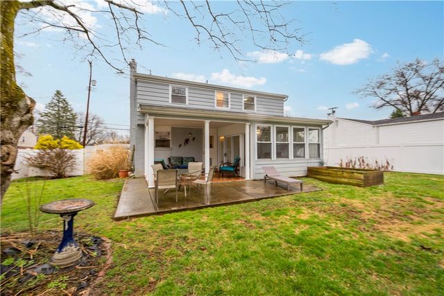 145 Pilgrim Dr, Leet Twp, PA 15143