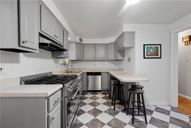 145 Pilgrim Dr, Leet Twp, PA 15143