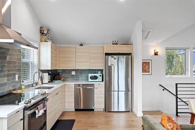 3013 61st Avenue SW, Seattle, WA 98116