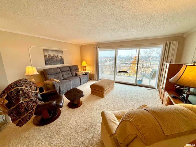 3721 35TH Street 4, Moline, IL 61265