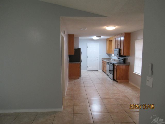 526 Greenberry Dr, Cantonment, FL 32533