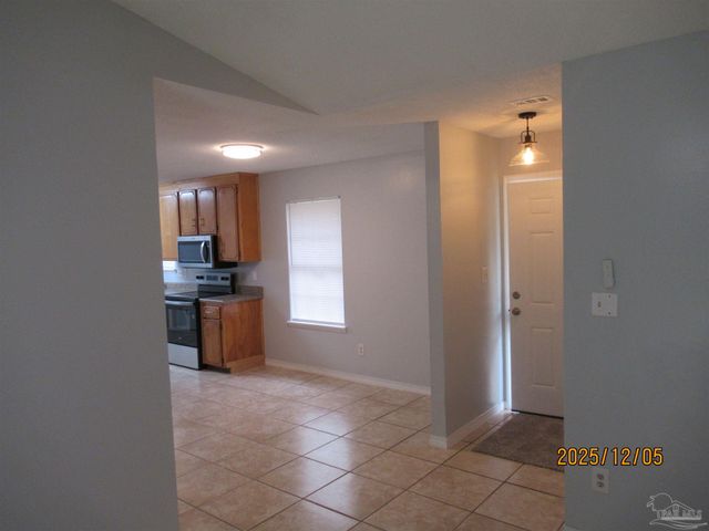 526 Greenberry Dr, Cantonment, FL 32533