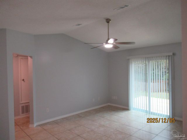 526 Greenberry Dr, Cantonment, FL 32533