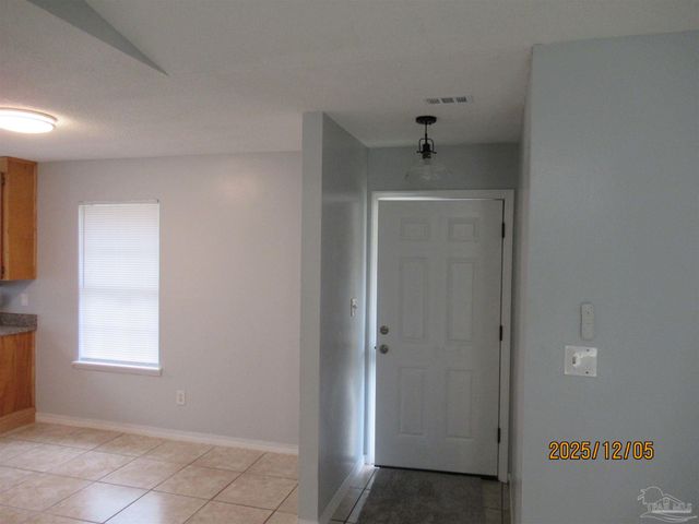 526 Greenberry Dr, Cantonment, FL 32533