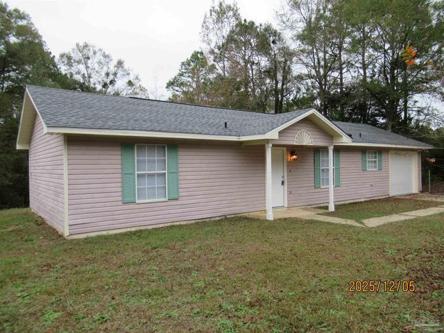 526 Greenberry Dr, Cantonment, FL 32533