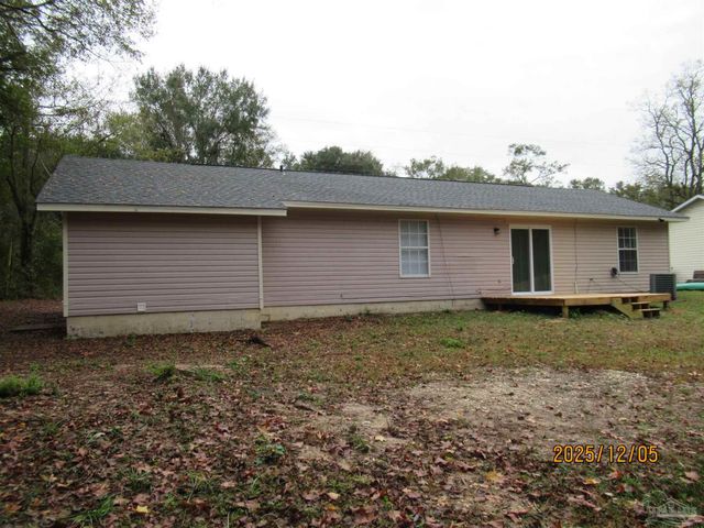 526 Greenberry Dr, Cantonment, FL 32533