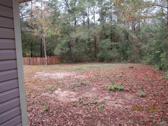 526 Greenberry Dr, Cantonment, FL 32533