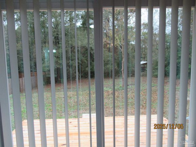 526 Greenberry Dr, Cantonment, FL 32533