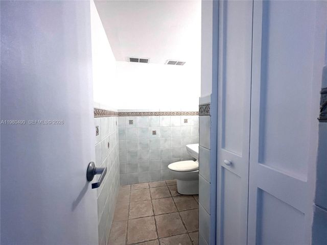 3475 N Country Club Drive 716, Aventura, FL 33180