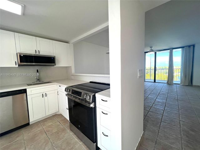3475 N Country Club Drive 716, Aventura, FL 33180