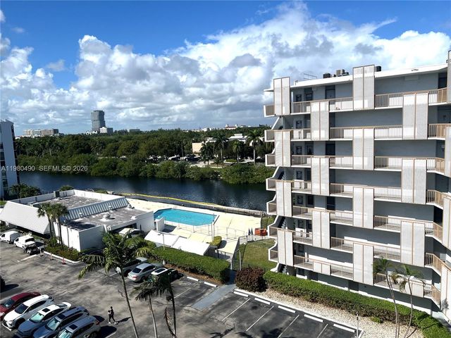 3475 N Country Club Drive 716, Aventura, FL 33180