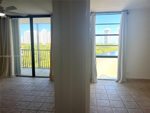 3475 N Country Club Drive 716, Aventura, FL 33180