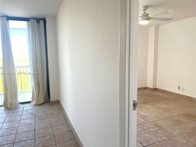 3475 N Country Club Drive 716, Aventura, FL 33180